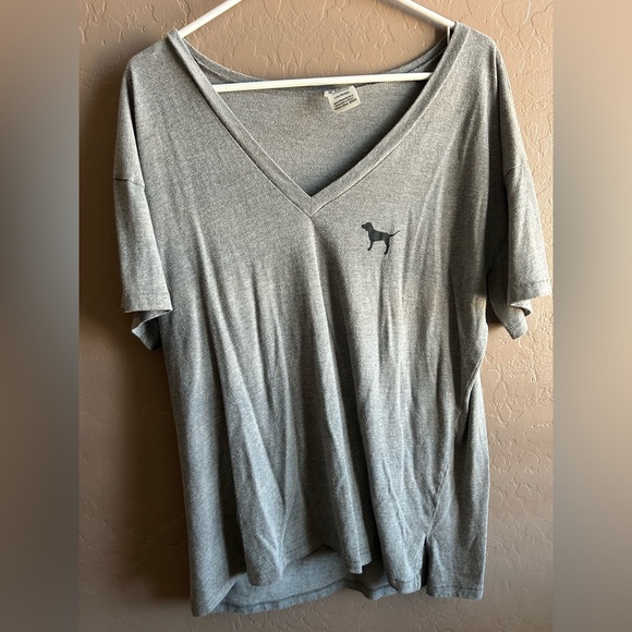 PINK Victoria's Secret Heather Gray Tee - Picture 1 of 3